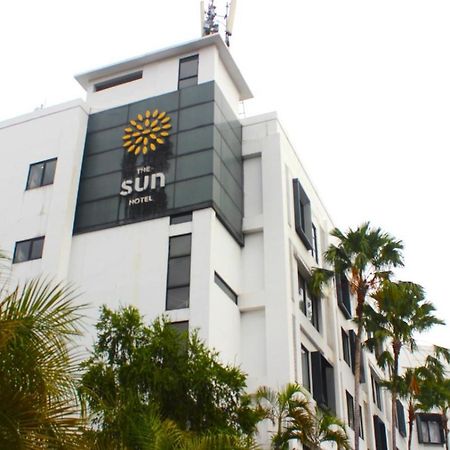The Sun Hotel Sidoarjo Zewnętrze zdjęcie