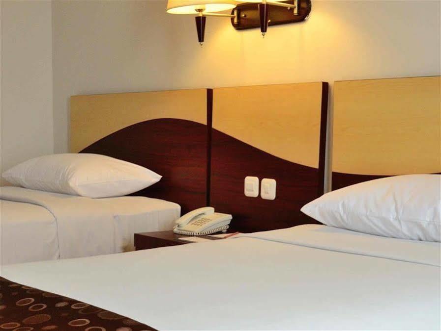 The Sun Hotel Sidoarjo Zewnętrze zdjęcie