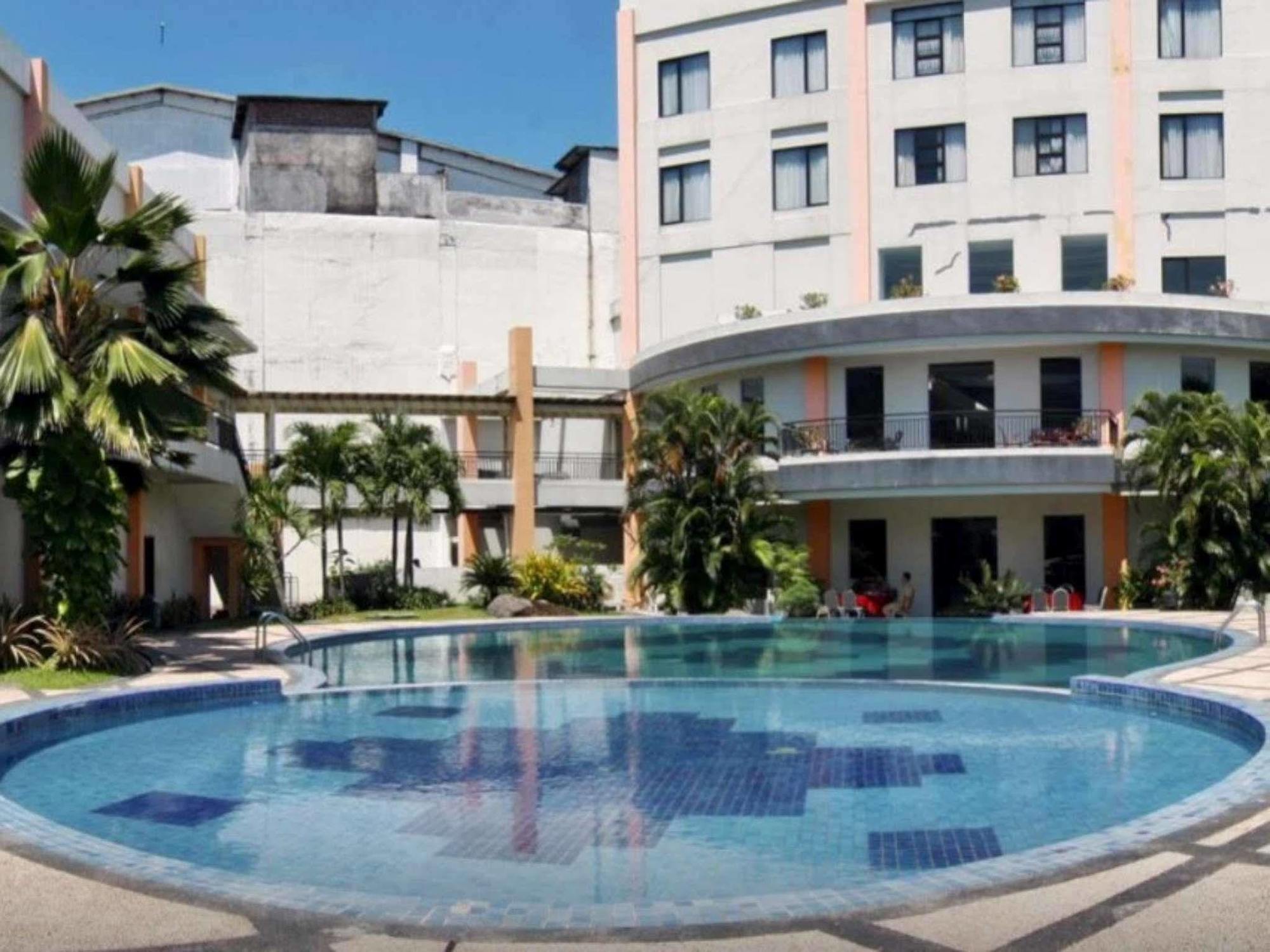 The Sun Hotel Sidoarjo Zewnętrze zdjęcie