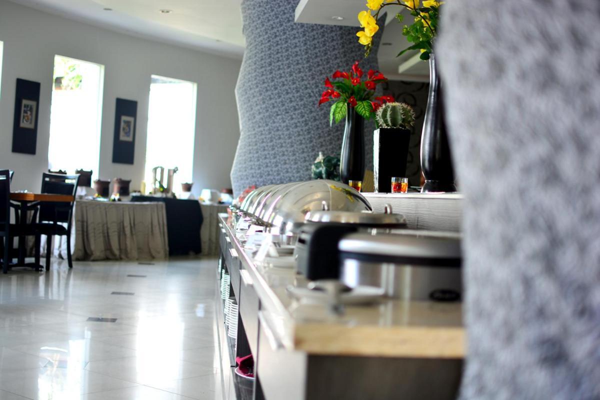 The Sun Hotel Sidoarjo Zewnętrze zdjęcie