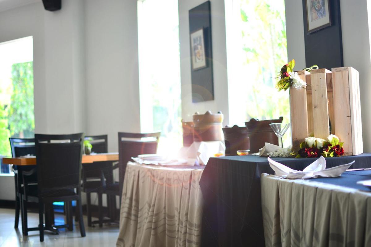 The Sun Hotel Sidoarjo Zewnętrze zdjęcie