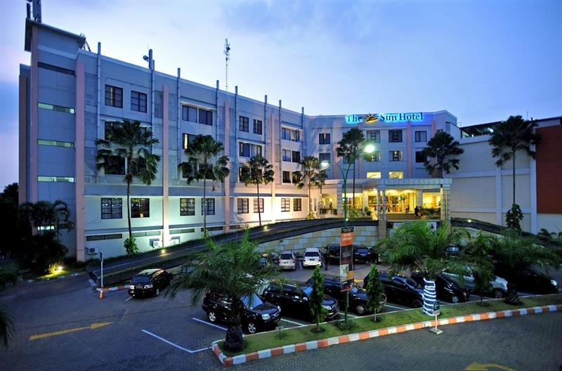 The Sun Hotel Sidoarjo Zewnętrze zdjęcie